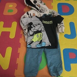 Mickey Mouse Hoodie and Pants Set 4T boys